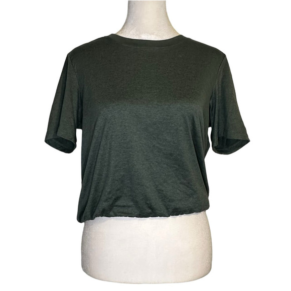 Vuori Tops - Vuori green short sleeve cropped tee